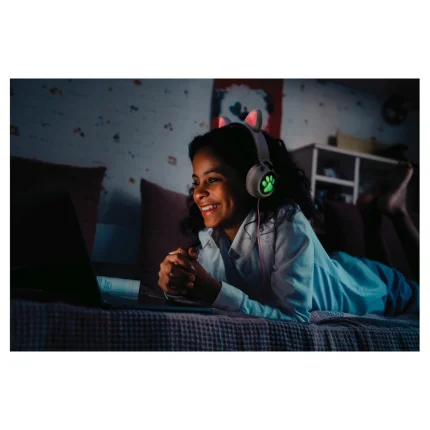 Bezdrátová sluchátka se svítícími kočičími oušky